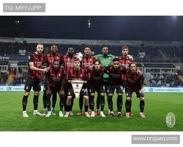 AC米兰莱奥在欧冠对阵那不勒斯中的精彩突破展现足球艺术魅力